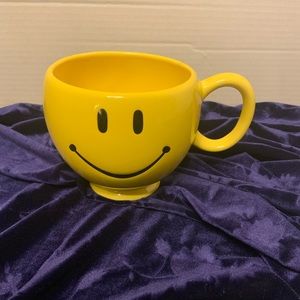 Smiley face mug or planter